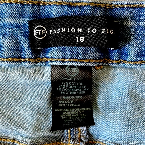 Fashion to Figure Bermuda Shorts - Picture 3 of 3